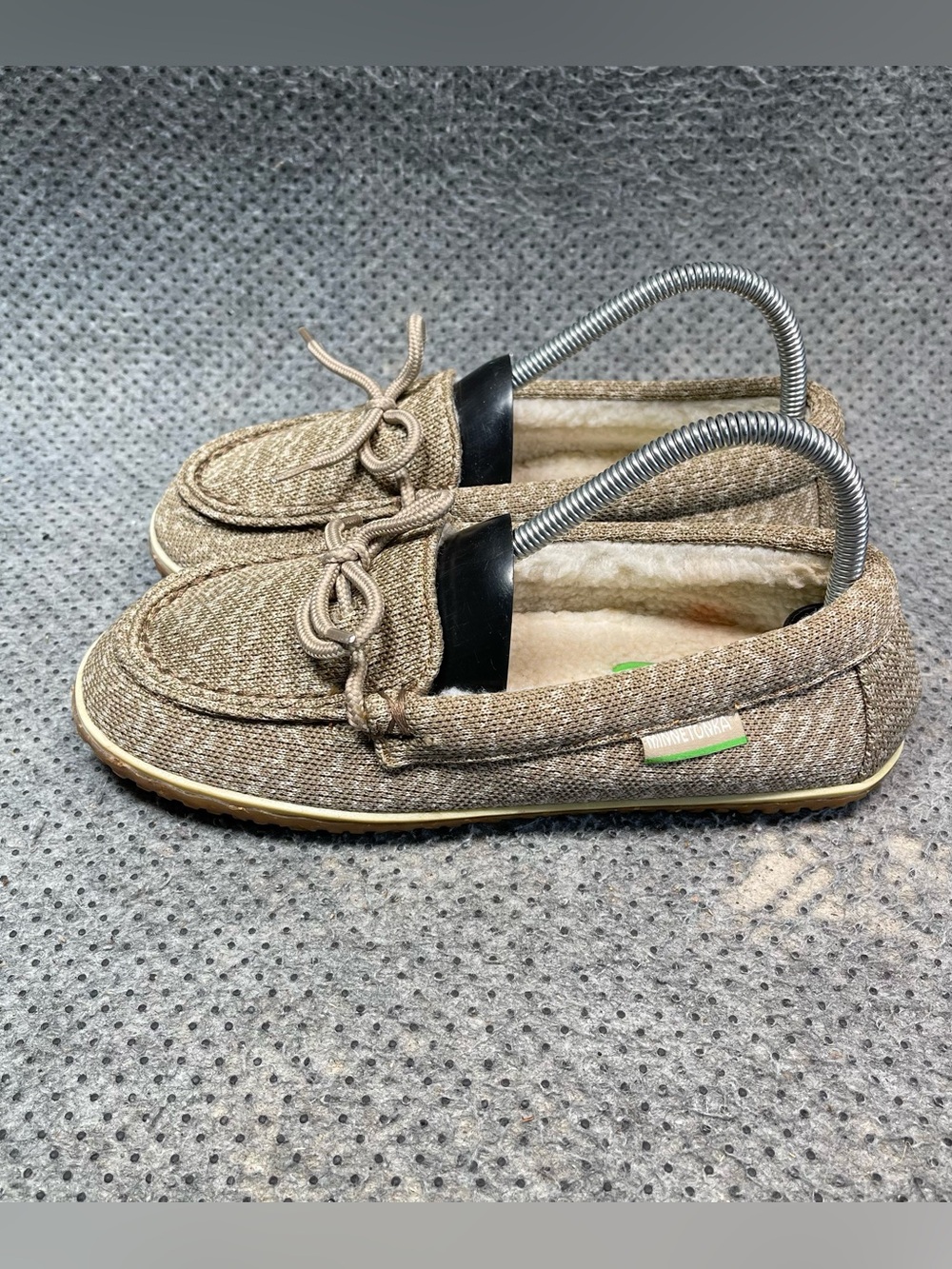 Minnetonka Eco Oak Recycled Moccasins Size 8 Women’s